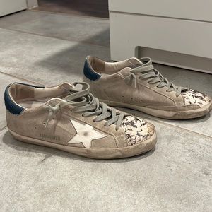 Golden Goose super-star low top sneaker - gray/snakeskin